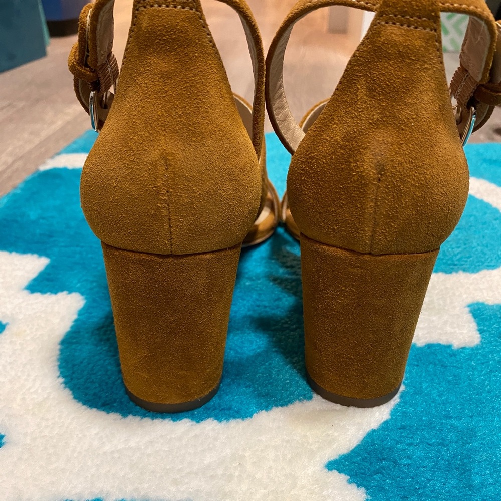 Via Spiga low heeled suede sandal